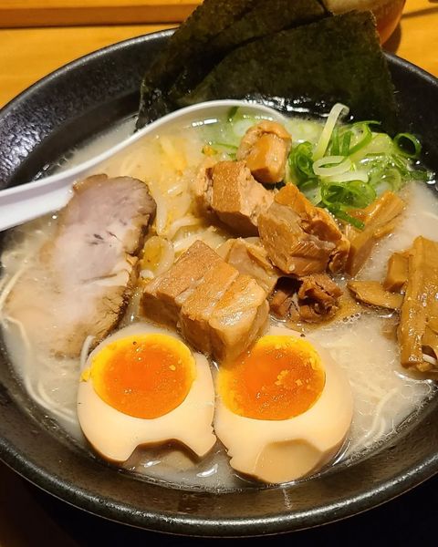「特吉ラーメン」@九州ラーメン 博多吉もんの写真