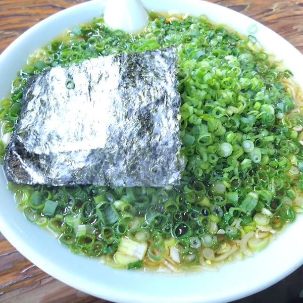 「ネギレバ定食880円、青ネギラーメン880円」@いづみ亭の写真