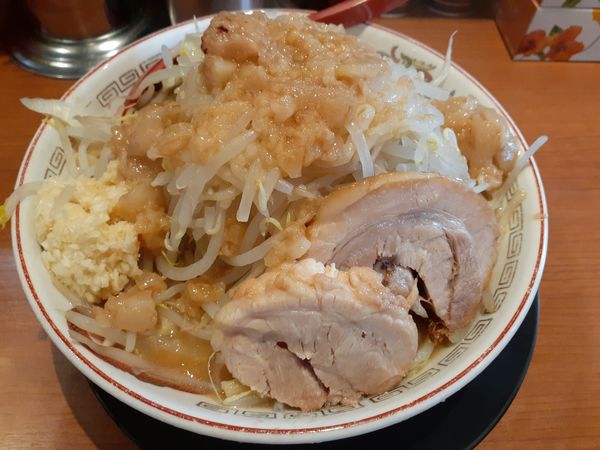 「大ラーメン、味噌山」@豚山 町田店の写真