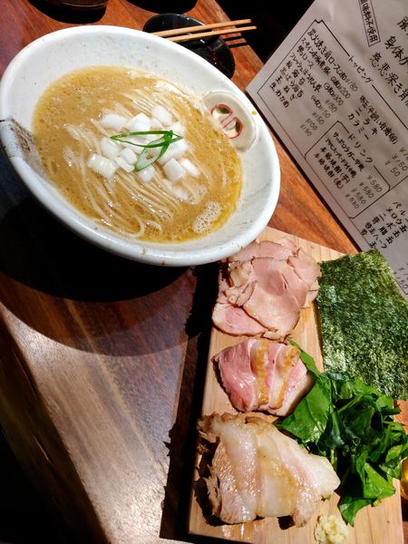 「豚骨強めのクレイジーハウス・炭火焼き肩ロース＆スペイン赤豚煮」@NATURAL TASTEの写真