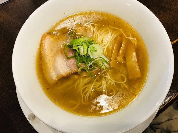「しおらーめん」@ラーメン専門店 なるとやの写真