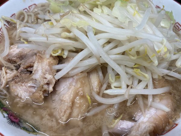 「小豚+ヤサイ少な目+ニンニク」@ラーメン二郎 横浜関内店の写真