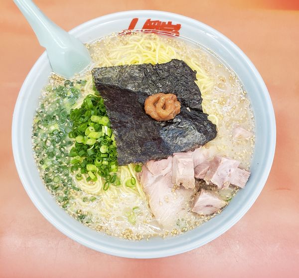 「朝ラー大盛 替え玉×2 無料TPコロチャー ¥810」@ラーメン山岡家 熊谷店の写真