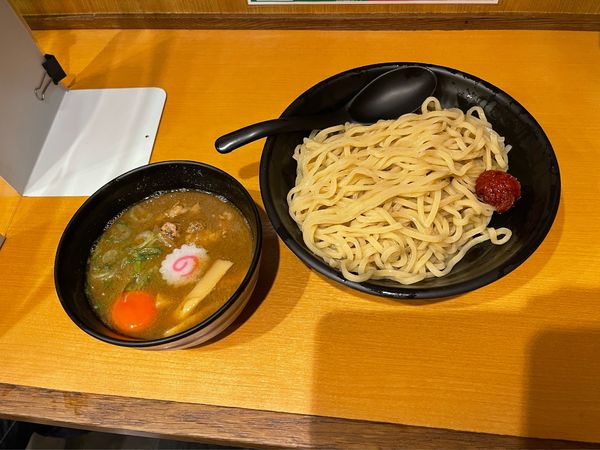 「肉玉つけ麺　辛み玉トッピング」@肉玉蕎麦 おとど 北松戸総本山の写真