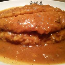 とんかつカレー 930円
