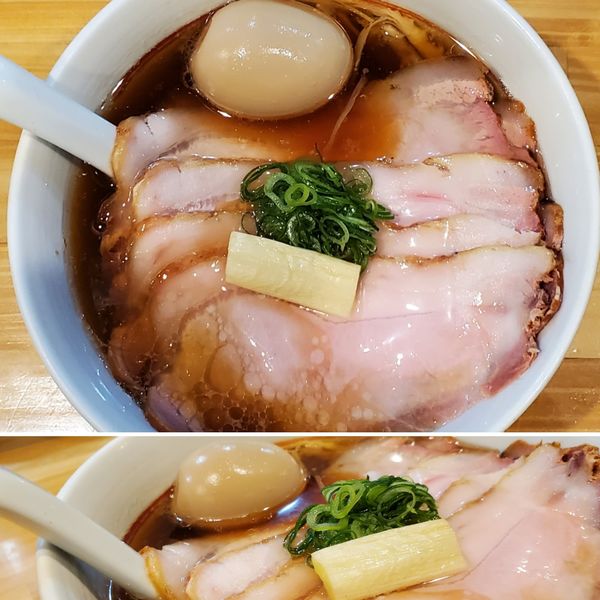 「醤油　チャー増量＋煮卵トッピング」@川の先の上の写真