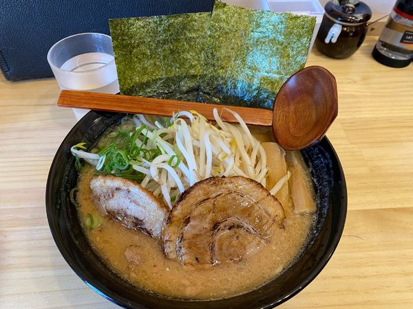 「濃厚味噌らーめん大盛1,000円」@名もなき麺屋さんの写真