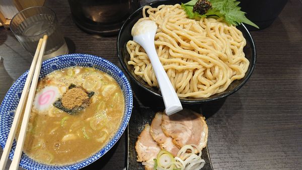 「生七味つけめん特盛+チャーシュー」@六厘舎 上野店の写真