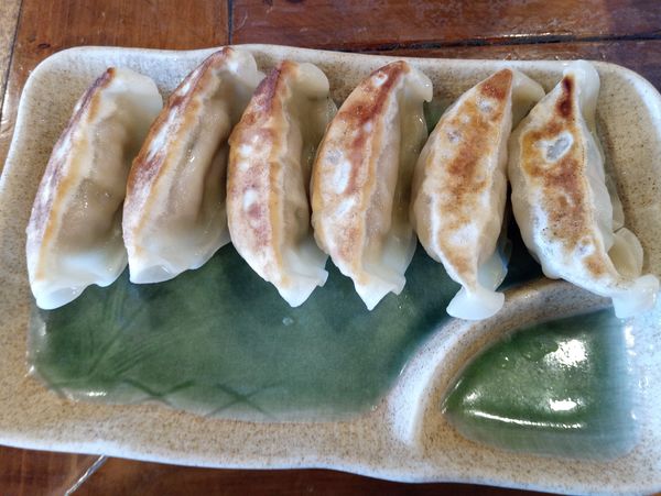 「餃子6個400円(無料券で無料)しゃかりきラーメン770円」@しゃかりき 川口店の写真