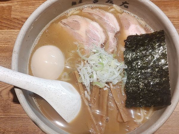 「味玉らーめん＋チャーシュー」@麺屋吉左右の写真