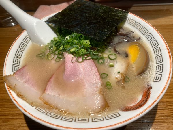 「特製天城黒豚博多ラーメン(限定)」@博多ラーメン でぶちゃん 高田馬場本店の写真