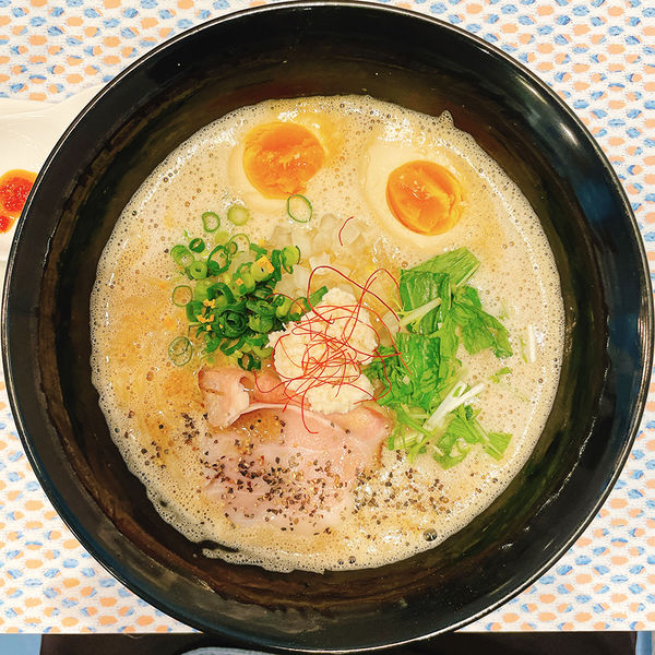 「豊潤はやぶさ＋味玉（サービス）」@麺屋はやぶさ 下北沢店の写真