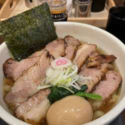 醤油チャーシュー麺