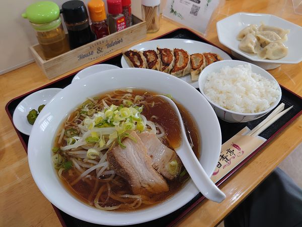 「ラーメンと焼き餃子ライスセット+水餃子ハーフ」@百香亭の写真