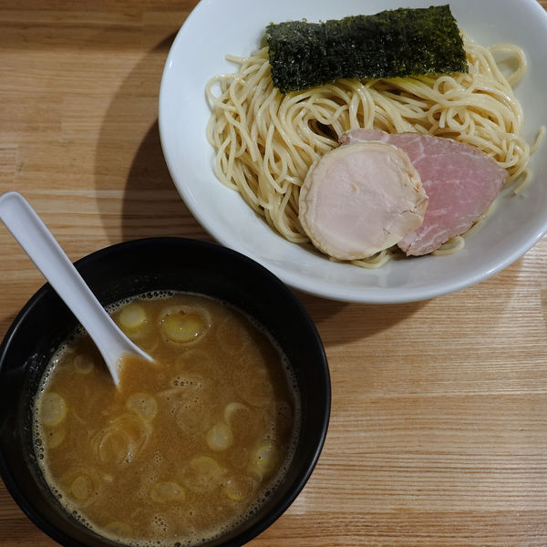 「煮干し豚骨つけそば 900円」@自家製麺 伊藤 神田店の写真