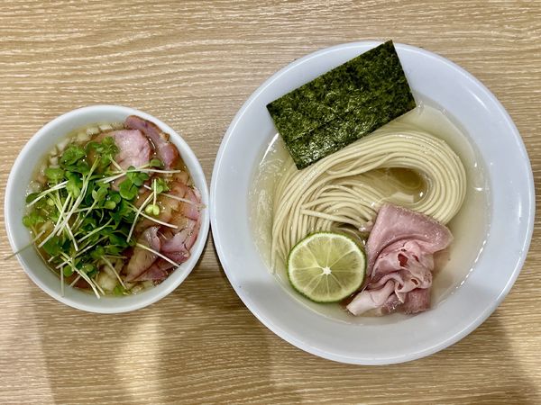 「肉盛り味玉昆布水つけ麺 白醤油」@一番だしラーメン しんせんの写真
