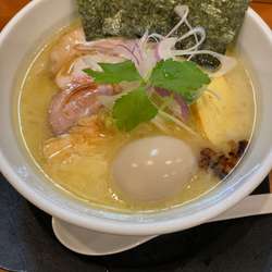 鶏白湯 光の葉らーめん1050円（大）