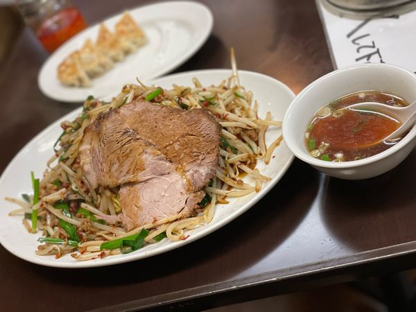 「皿台湾＋チャーシュー」@人生餃子の写真
