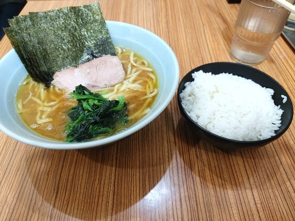 「ラーメン(味濃め)」@横浜家系ラーメン 家家家 錦糸町店の写真