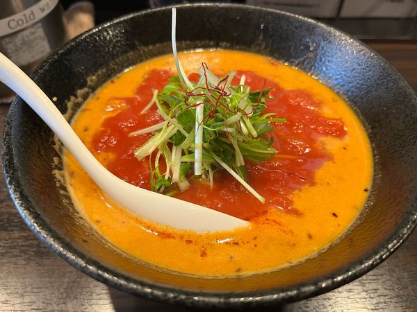 「とまと担々麺」@神泉のらぁめん屋 うさぎの写真