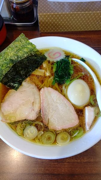 「手打中華そば味玉入り　880円」@白河手打中華 賀乃屋の写真