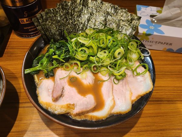 「輝道家ラーメン+ライス」@横浜家系らーめん 輝道家の写真