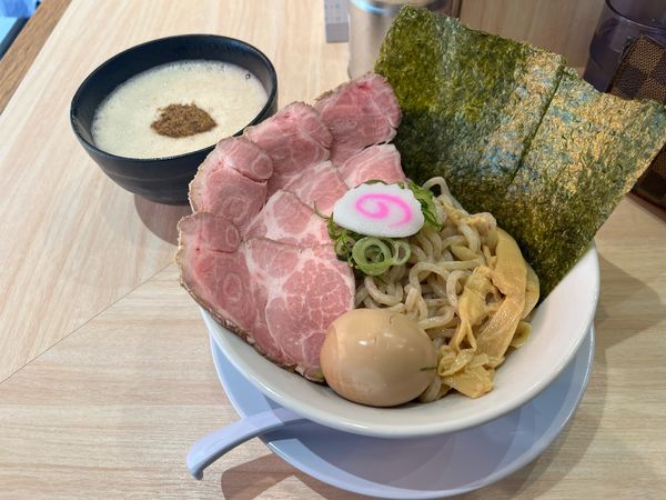 「あごだし鶏白湯つけ麺　全部のせ」@鶏そば 唆る 堀田本店の写真