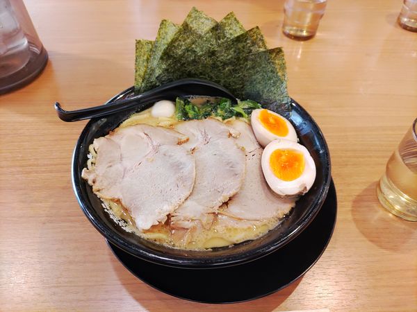 「631ラーメン　1020円（大盛100円）」@横浜家系ラーメン 小作大和家の写真