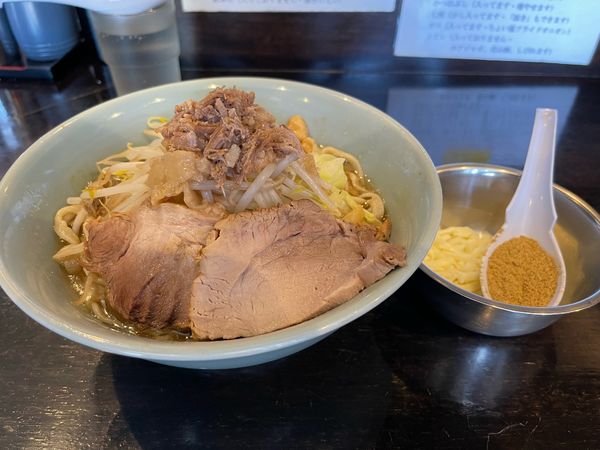 「ラーメン＋煮干し粉＋チーズ」@麺屋 豚他の写真