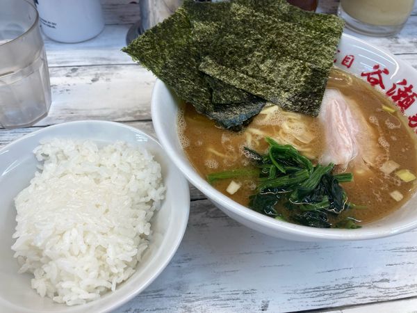 「ラーメン(カタメコイメオオメ)¥700+無料ライス」@二代目 谷瀬家の写真
