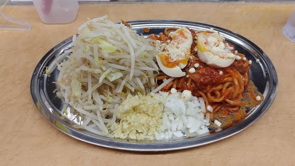 「令5·4·2ナポぎ郎中野菜大蒜マシマシオマケ玉葱(1000円)」@ら～めんぎょうてん屋 海老名店の写真