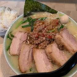 塩台湾ラーメンチャーシュー