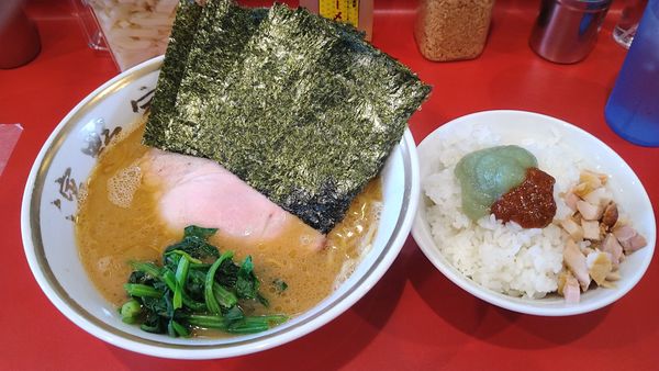 「ラーメン(並)¥900+のり(5枚)¥150+ライス¥150」@ラーメン濱野家の写真