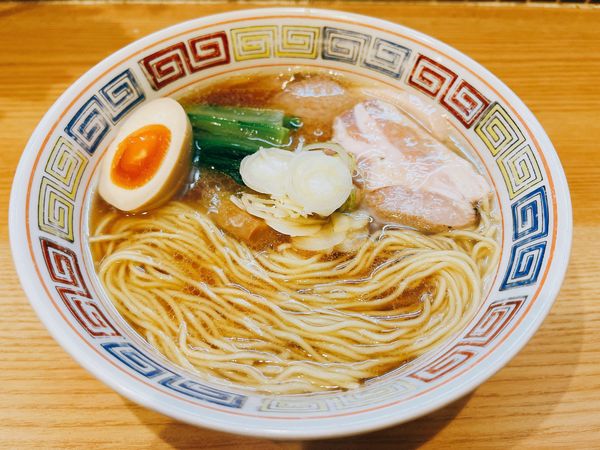 「豚とカツオの中華そば」@ほっこり中華そば もつけの写真