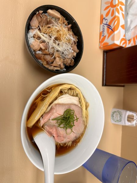 「醤油らぁ麺」@らぁ麺 琥珀の写真
