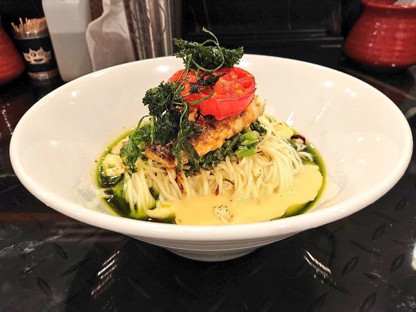 「【限定】MAD world 鯛とカリフラワーのラーメン、など」@トーキョーニューミクスチャーヌードル 八咫烏 CHIKARABOの写真
