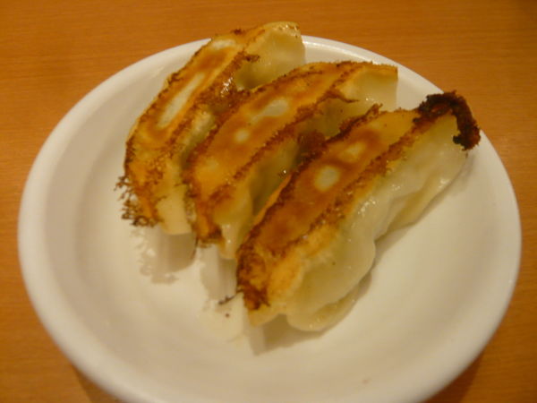 「餃子（3個）」@日高屋 新橋駅前店の写真