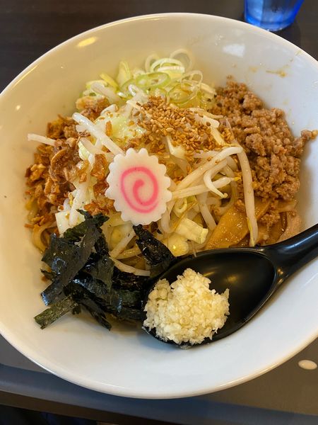 「まぜそば（中）➕麺固め」@館山ラスカルの写真