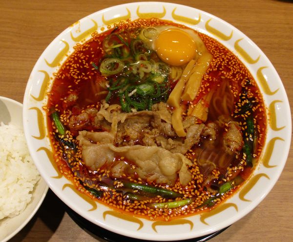 「スタミナ牛肉ラーメン　850円」@大阪スタミナ牛肉ラーメン わだ 西池袋店の写真