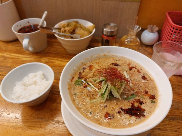 「汁あり金胡麻担々麺  大盛」@金蠍の写真