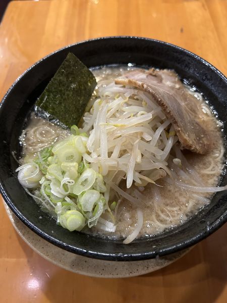 「らあ麺」@らあ麺 やったる 新宿店の写真