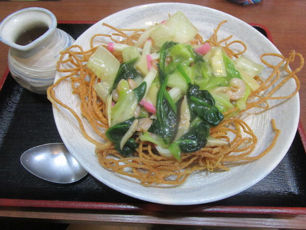 「黒酢あんかけ揚げそば 1000円」@そば処 初味の写真