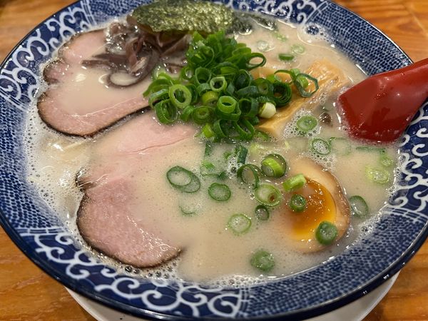 「全部乗せラーメン」@博多ラーメン鶴亀堂 北名古屋店の写真