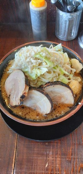 「ラーメン小+ぶた(2枚目)」@麺や豚髭の写真
