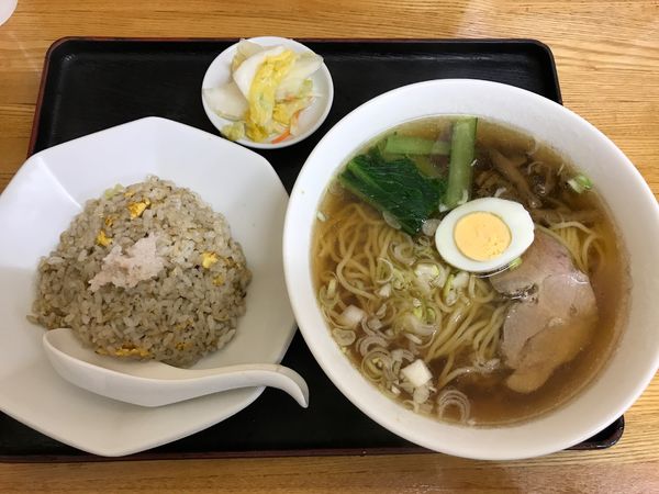 「半炒飯 + ラーメン  850円」@中華 長陽の写真