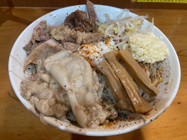 「まぜそば 950円 チーズ抜き」@ラーメン 滋悟郎の写真