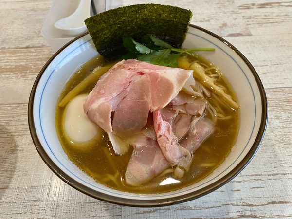 「味玉いりこそば　白」@中華そば 四つ葉の写真