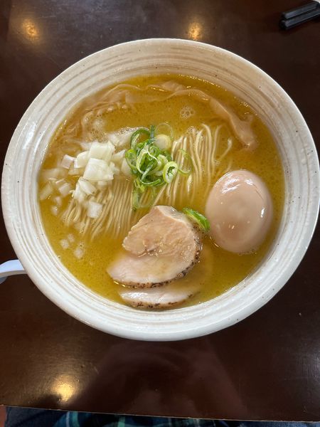 「鶏そば・塩 900円、味玉 150円」@麺童 豊香の写真