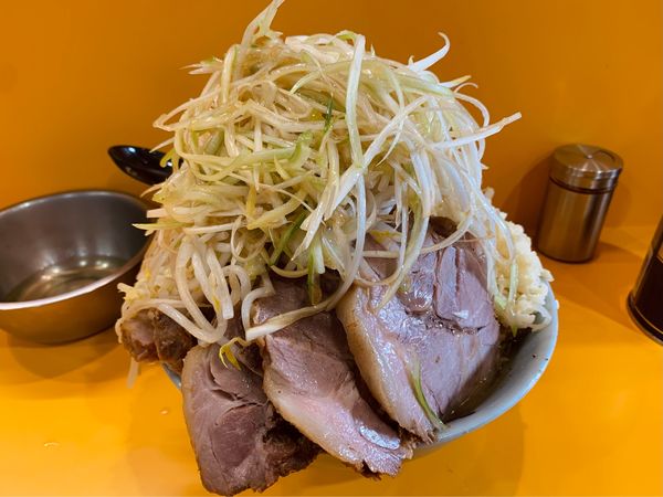 「(限定)ドクロ小豚増し ニンニクマシマシアブラマシマシ」@ラーメン二郎 八王子野猿街道店2の写真