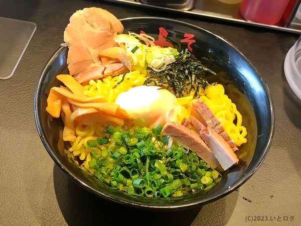 「辛味噌油そば（W盛 スペシャルトッピングB＋油組スペシャル）」@東京油組総本店 甲府昭和組の写真